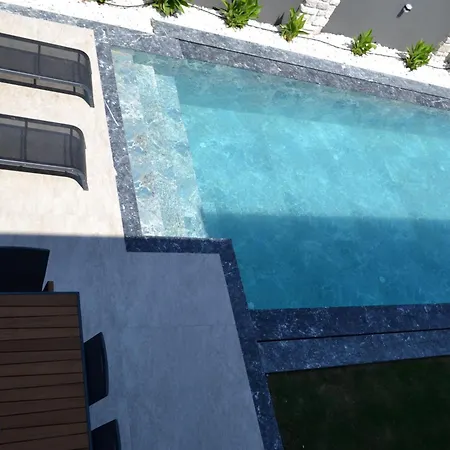 Boyalikta Sueper Lueks