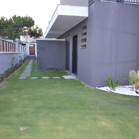 Boyalikta Sueper Lueks *