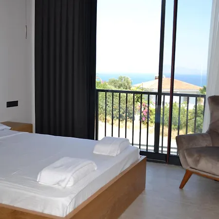 Boyalikta Sueper Lueks Villa